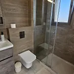 Suburban Escape Apartment *