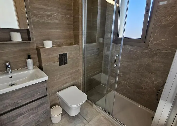 Suburban Escape Apartment *